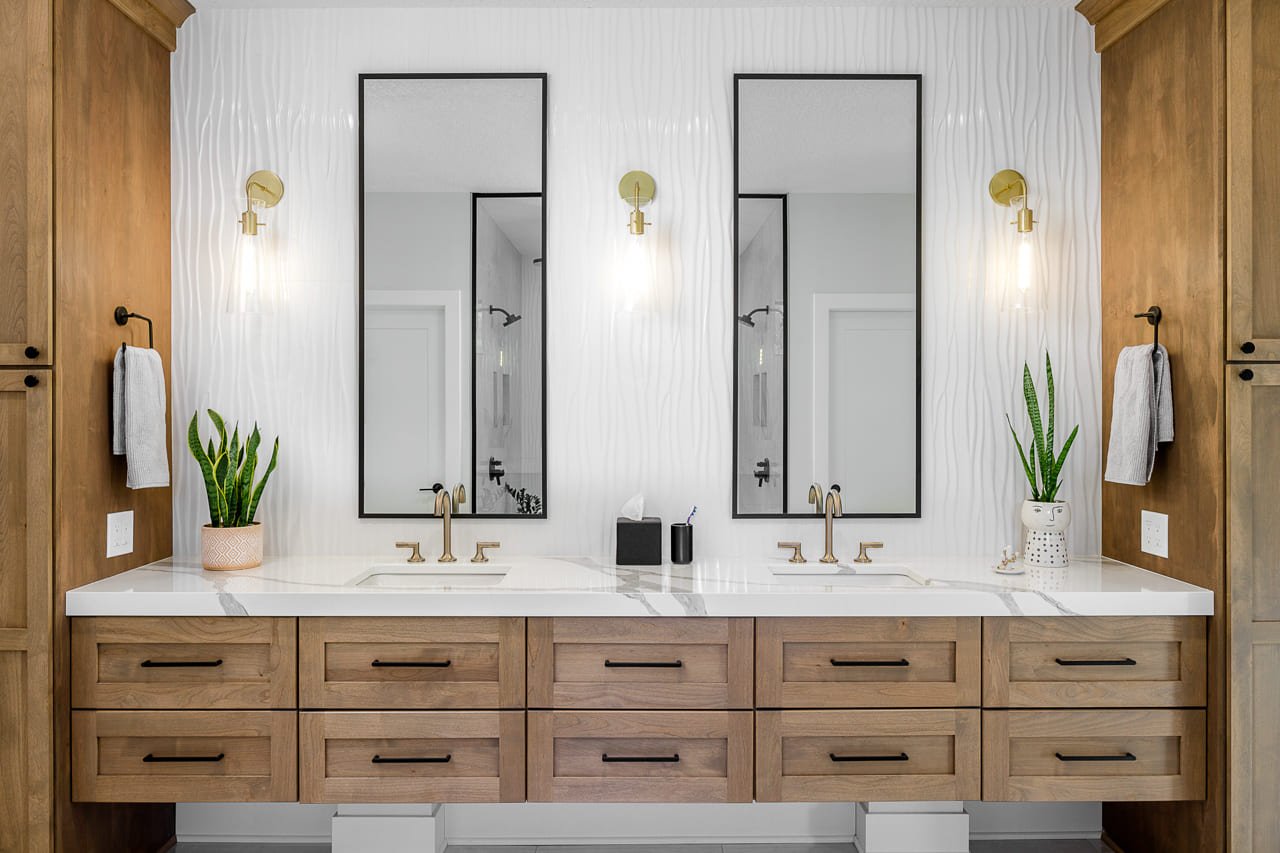 Bathroom Remodeling Services in Des Moines, IA | Compelling Homes